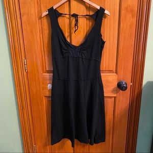 Black sleeveless dress